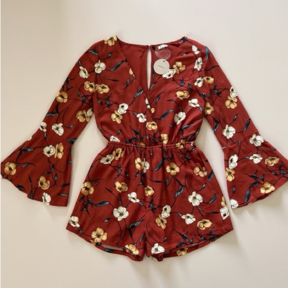 En Creme Rust Floral Bell Sleeve Romper